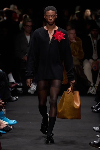 Look 48